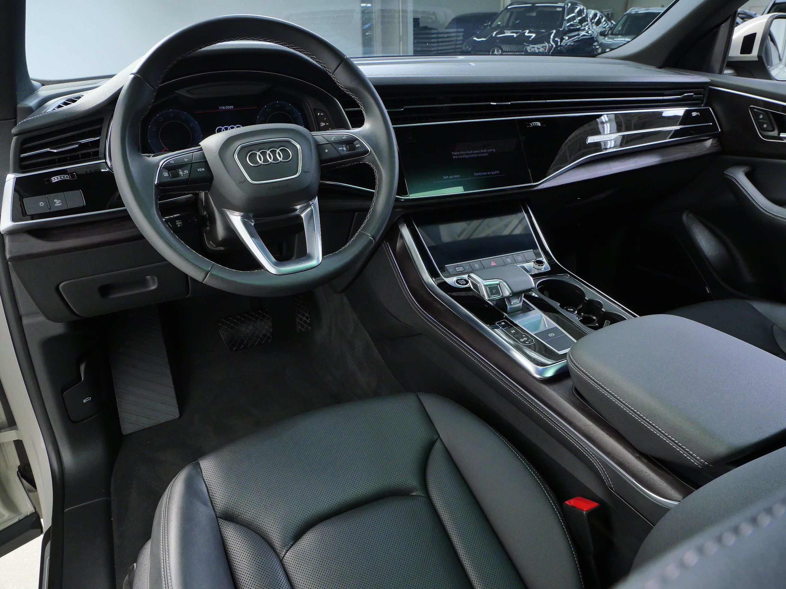 Used 2023 Audi Q8 Premium Plus w/ Premium Plus Package AWD/4WD image 3