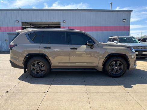 Used 2025 Lexus LX 700h Overtrail w/ Accessory Package (Z1) AWD/4WD image 7