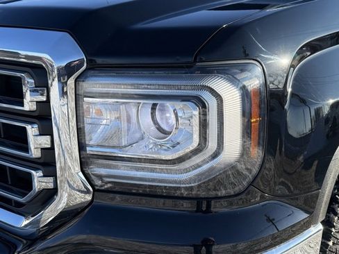 Used 2018 GMC Sierra 1500 SLE w/ SLE Value Package image 21