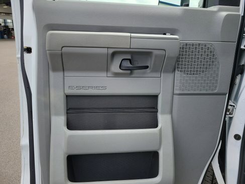 Certified 2018 Ford E-350 and Econoline 350 Super Duty w/ Power Windows & Locks Group image 12