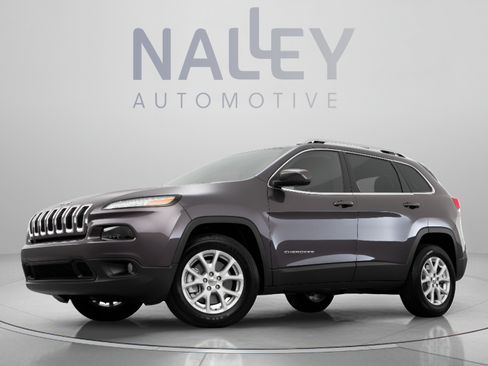 Used 2016 Jeep Cherokee Latitude w/ Comfort/Convenience Group AWD/4WD image 1
