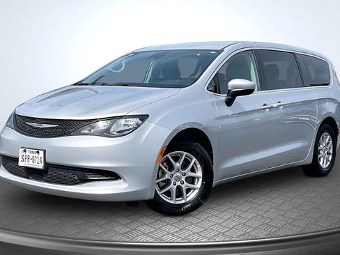 Used 2023 Chrysler Voyager LX FWD image 12