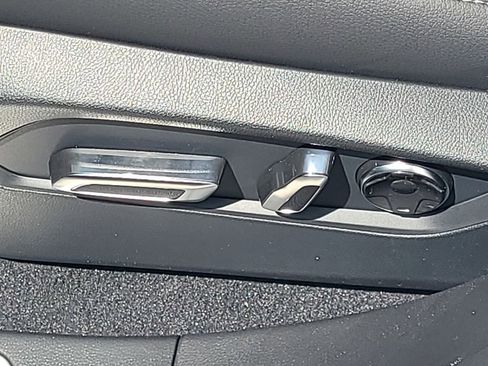 New 2026 Acura RDX SH-AWD image 16