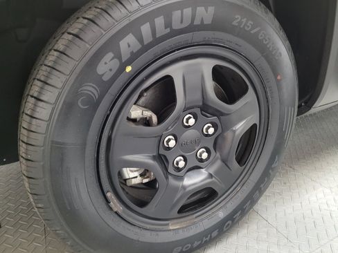 Used 2022 Jeep Renegade Sport image 31