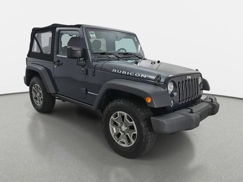 Used 2017 Jeep Wrangler Rubicon w/ Power Convenience Group image 3
