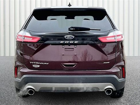 Used 2024 Ford Edge Titanium image 4