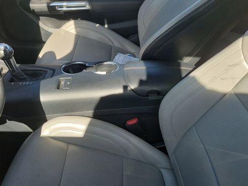 Used 2024 Ford Mustang Premium image 3