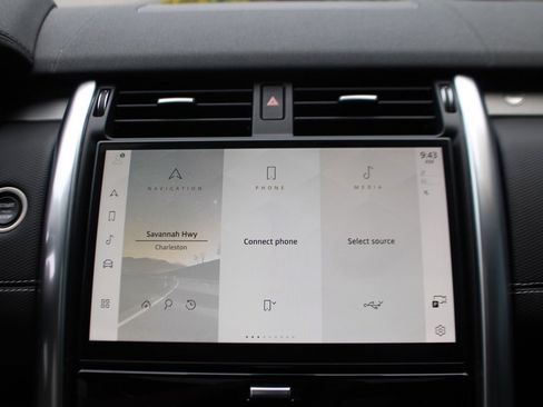 Certified 2024 Land Rover Discovery Dynamic SE image 15