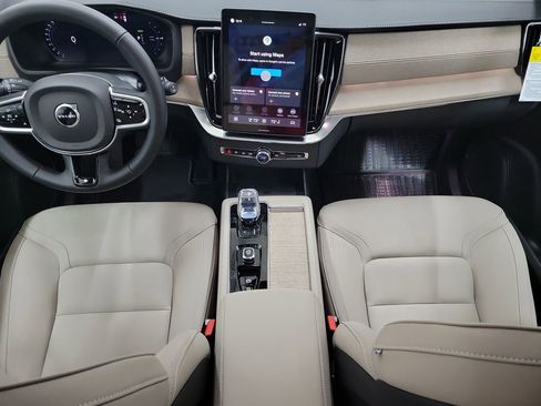 New 2026 Volvo XC90 T8 Plus w/ Protection Package Premier AWD/4WD image 17