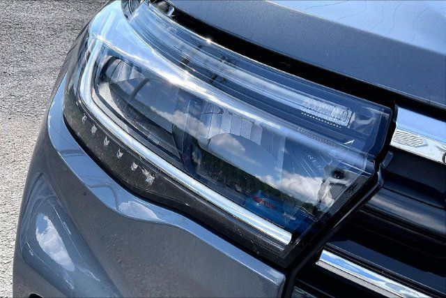 Used 2025 Ford Explorer Active RWD image 31