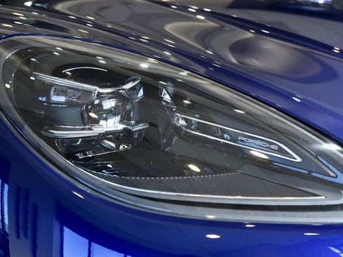 Used 2023 Porsche Macan Base image 9