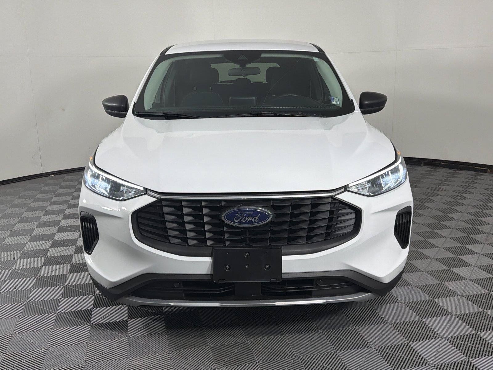Used 2023 Ford Escape Active FWD image 2