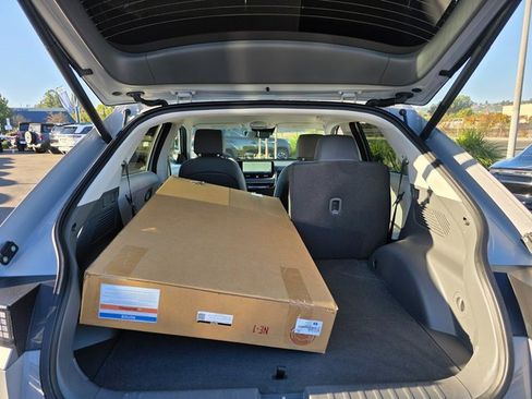 Used 2025 Hyundai Ioniq 5 SEL image 12