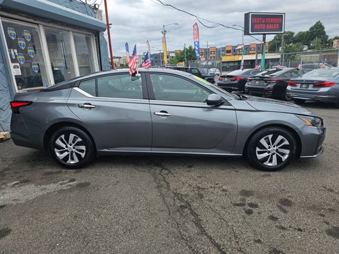 Used 2023 Nissan Altima 2.5 S image 3