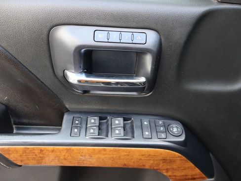 Used 2017 Chevrolet Silverado 1500 High Country AWD/4WD image 23