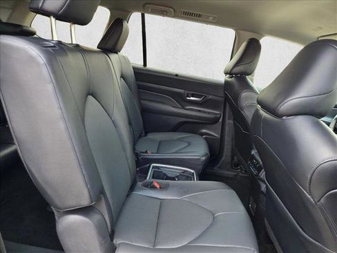 Used 2025 Toyota Grand Highlander FWD image 18
