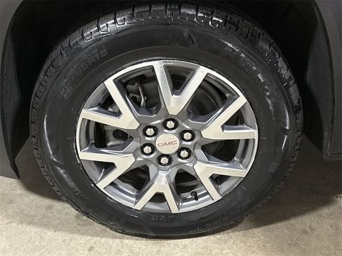 Used 2023 GMC Acadia SLT image 27