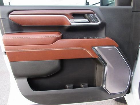 Used 2024 GMC Sierra 2500 Denali Ultimate image 11