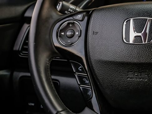 Used 2015 Honda Accord Touring image 20