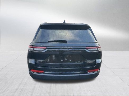 New 2025 Jeep Grand Cherokee Altitude image 6