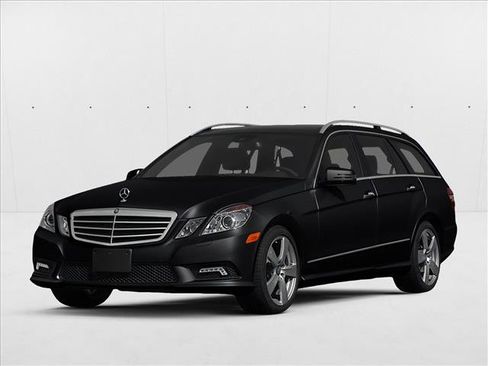 Used 2013 Mercedes-Benz E 350 4MATIC Wagon image 1
