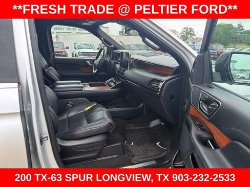 Used 2018 Lincoln Navigator Reserve w/ Technology Package AWD/4WD image 18