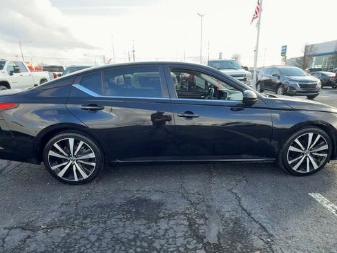 Used 2021 Nissan Altima 2.5 SR image 9