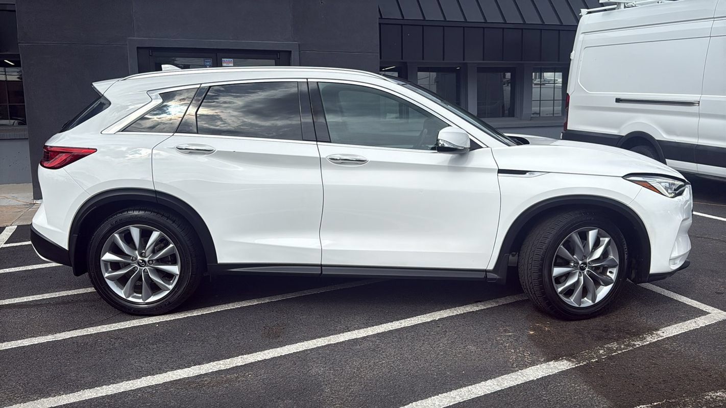 Used 2019 INFINITI QX50 Luxe w/ Navigation Package AWD/4WD image 2