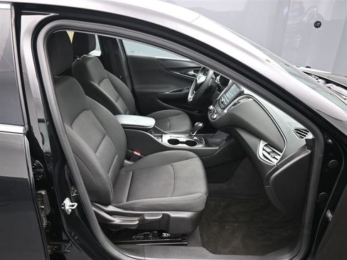 Used 2018 Chevrolet Malibu LS FWD image 9