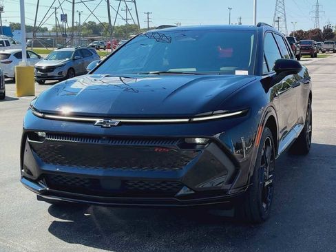 Certified 2024 Chevrolet Equinox EV RS image 7