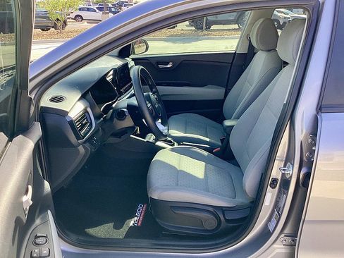 Used 2022 Kia Rio S image 9