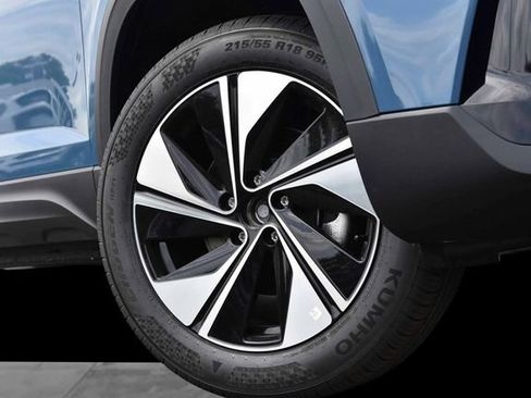 New 2026 Volkswagen Taos SE AWD/4WD image 3