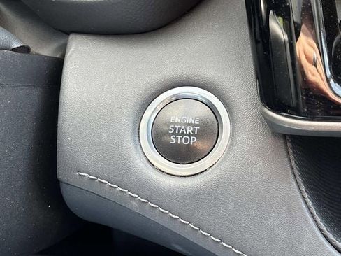 Used 2021 Toyota Highlander XLE image 37