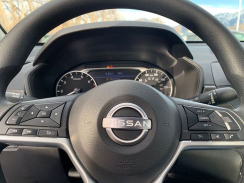 Used 2025 Nissan Altima 2.5 SV image 29