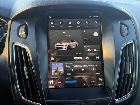 Used 2014 Ford Focus SE w/ SE Winter Package image 25