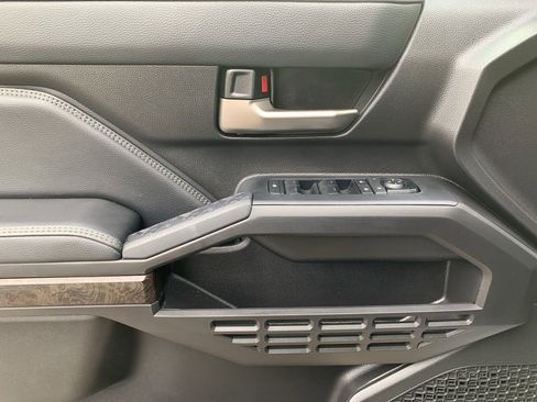 Used 2025 Toyota Tacoma Limited image 11