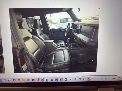 Used 2025 Ford Bronco Big Bend w/ Black Diamond Package AWD/4WD image 14