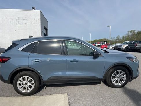 Used 2023 Ford Escape Active w/ Cold Weather Package FWD image 9
