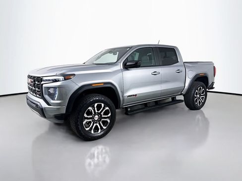Used 2024 GMC Canyon AT4 w/ AT4 Premium Package AWD/4WD image 3