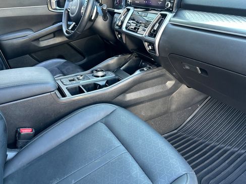 Used 2023 Kia Sorento EX AWD/4WD image 17