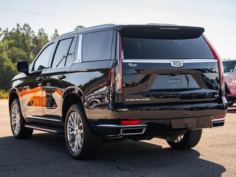 Used 2024 Cadillac Escalade Premium Luxury AWD/4WD image 5