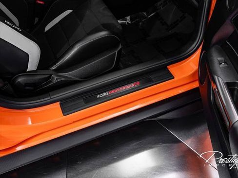 Used 2020 Ford Mustang Shelby GT500 w/ Carbon Fiber Track Pack RWD image 33