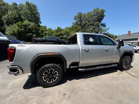 Used 2020 GMC Sierra 2500 SLE w/ SLE Value Package; AWD/4WD image 12