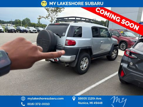 Used 2007 Toyota FJ Cruiser 4WD w/ Upgrade Pkg 1 image 9