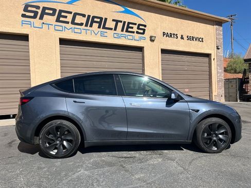 Used 2023 Tesla Model Y Long Range AWD/4WD image 6
