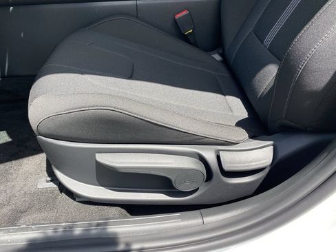New 2026 Hyundai Elantra SE FWD image 12