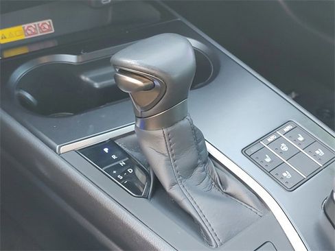 Used 2024 Lexus UX 250h FWD w/ Premium Package image 22