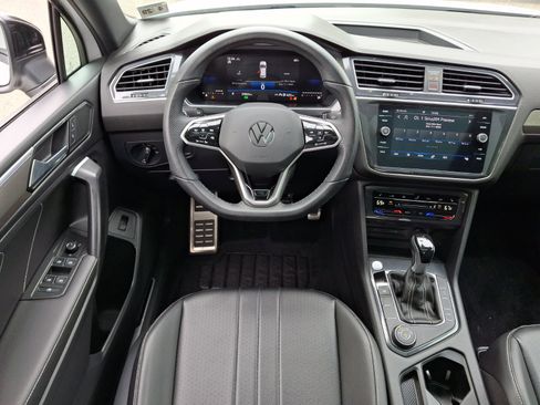 Certified 2024 Volkswagen Tiguan SE R-Line AWD/4WD image 12
