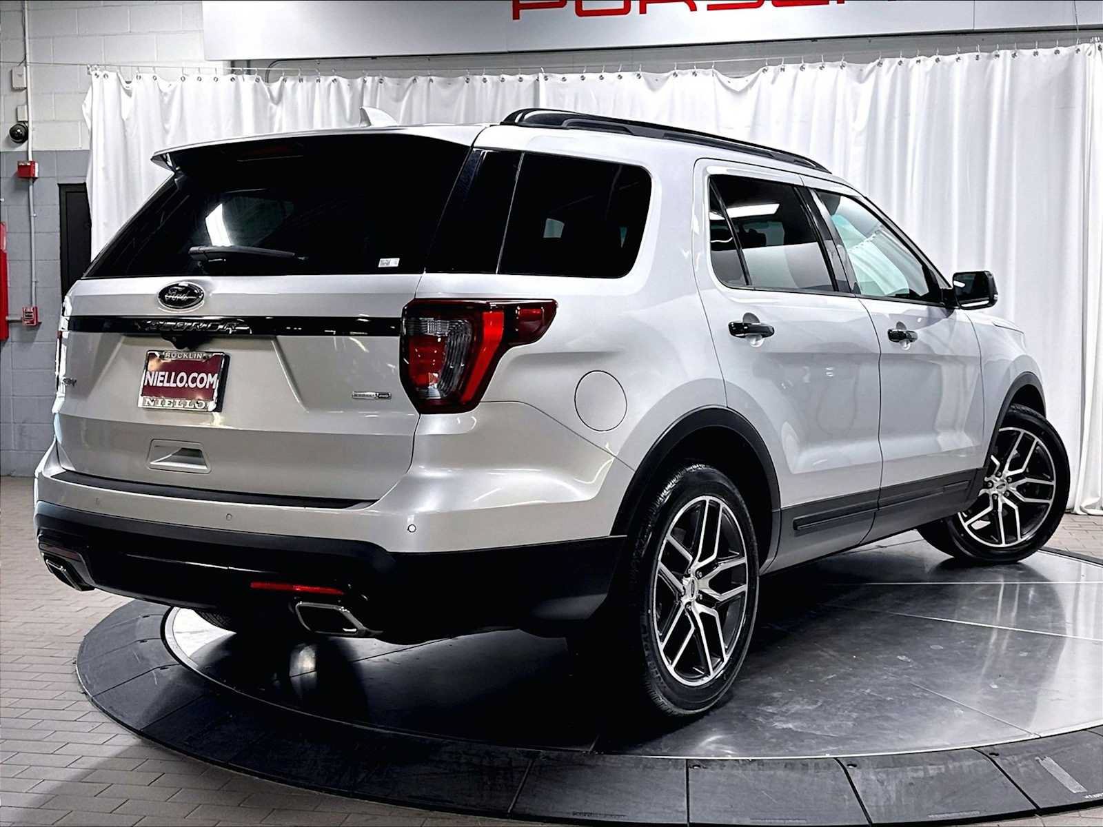 Used 2016 Ford Explorer Sport w/ Equipment Group 401A AWD/4WD image 9