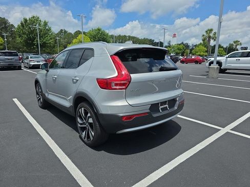 Used 2023 Volvo XC40 B5 Plus w/ Driver Assist Package AWD/4WD image 7